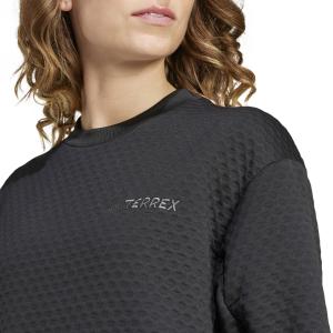 product/a/d/adidas_ix3937_8_apparel_on_model_detail_view_2_white.jpg
