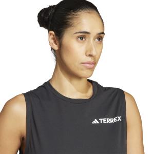 product/a/d/adidas_jf4183_6_apparel_on_model_detail_view_1_white.jpg
