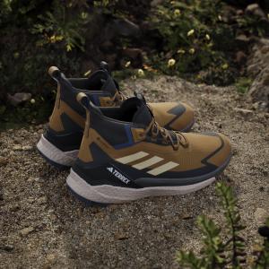 product/a/d/adidas_ji4245_19_footwear_photography_heromrktng_view_6-nw091625.jpg