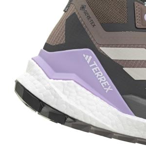 product/a/d/adidas_jq9901_8_footwear_photography_detail_view_1_white-nw091625.jpg