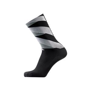 100983-9901-chaussettes-gore-essential-signal-black-white