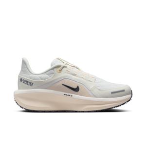 fq1359-100-chaussures-de-running-femme-nike-winflo-11-gore-tex-sail-anthracite-guava-ice-crimson-tint