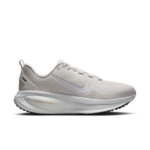 hm6804-007-chaussures-de-running-femme-nike-vomero-18-vast-grey-wolf-grey-summit-white-hemp
