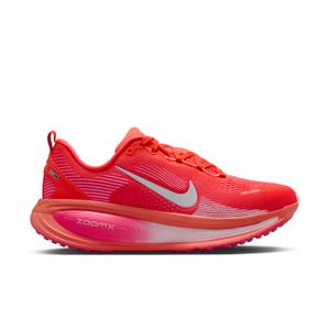hm6804-603-chaussures-de-running-femme-nike-vomero-18-bright-crimson-metallic-silver