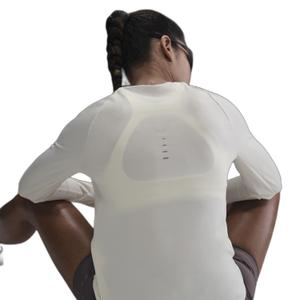 hq0503-133-maillot-manches-longues-femme-nike-swift-sail