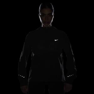 hq0650-010-veste-femme-nike-swift-noir