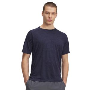 1382796-044-haut-d-entrainement-under-armour-tech-tm-textured-gris-fonce-noir